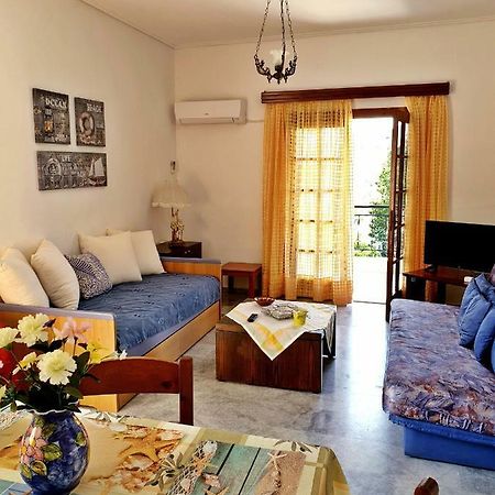 Myrto'S Apartment No15 Loutra Oraias Elenis Ngoại thất bức ảnh